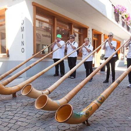 Hotel Garni Domino サース フェー エクステリア 写真