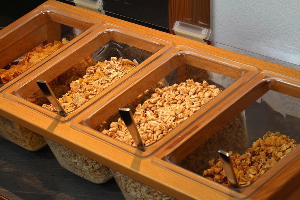 Hotel Garni Domino サース フェー エクステリア 写真