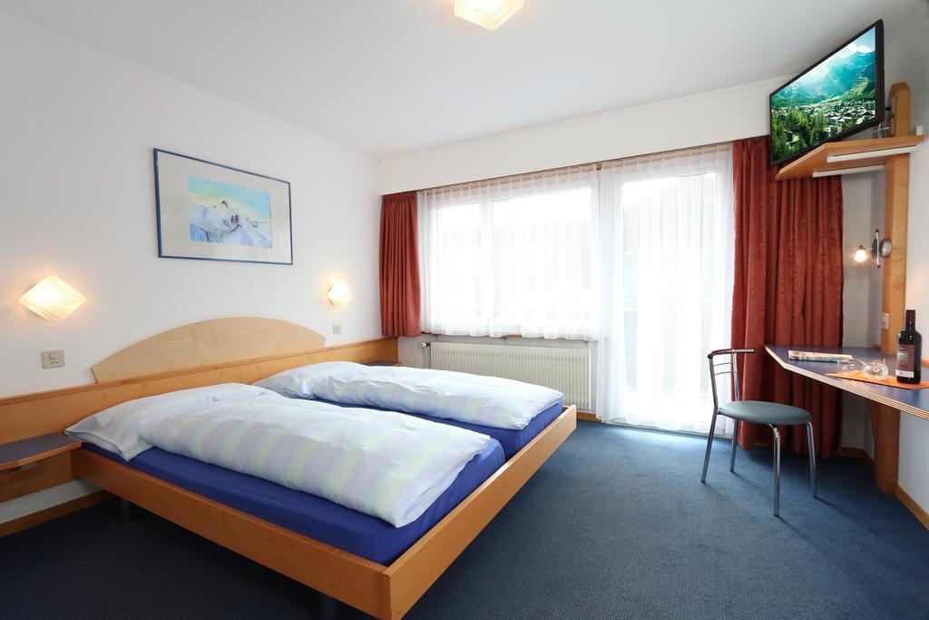 Hotel Garni Domino サース フェー エクステリア 写真