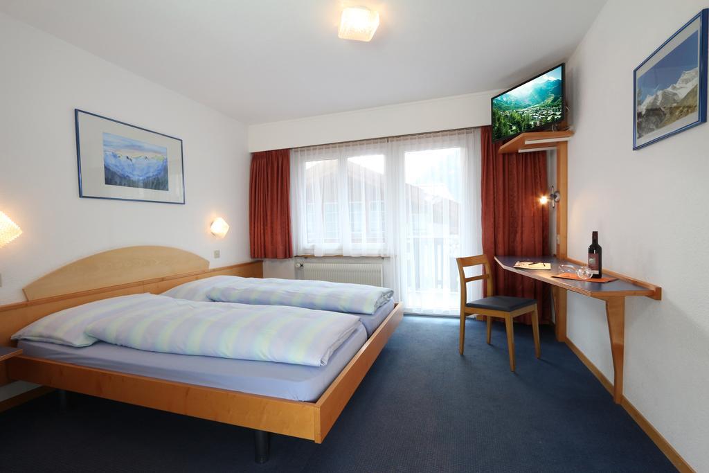Hotel Garni Domino サース フェー エクステリア 写真